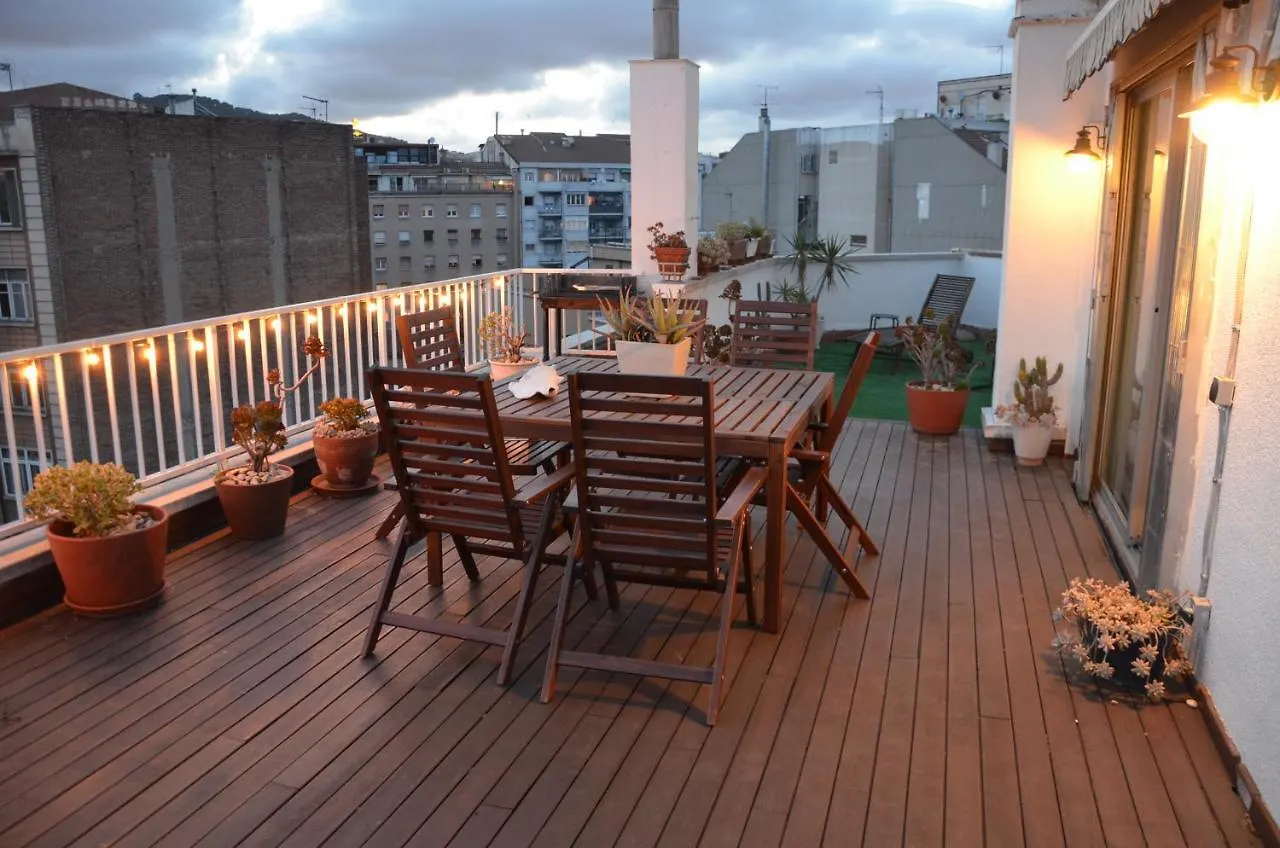 Barcelona Sunny Terrace Apartment